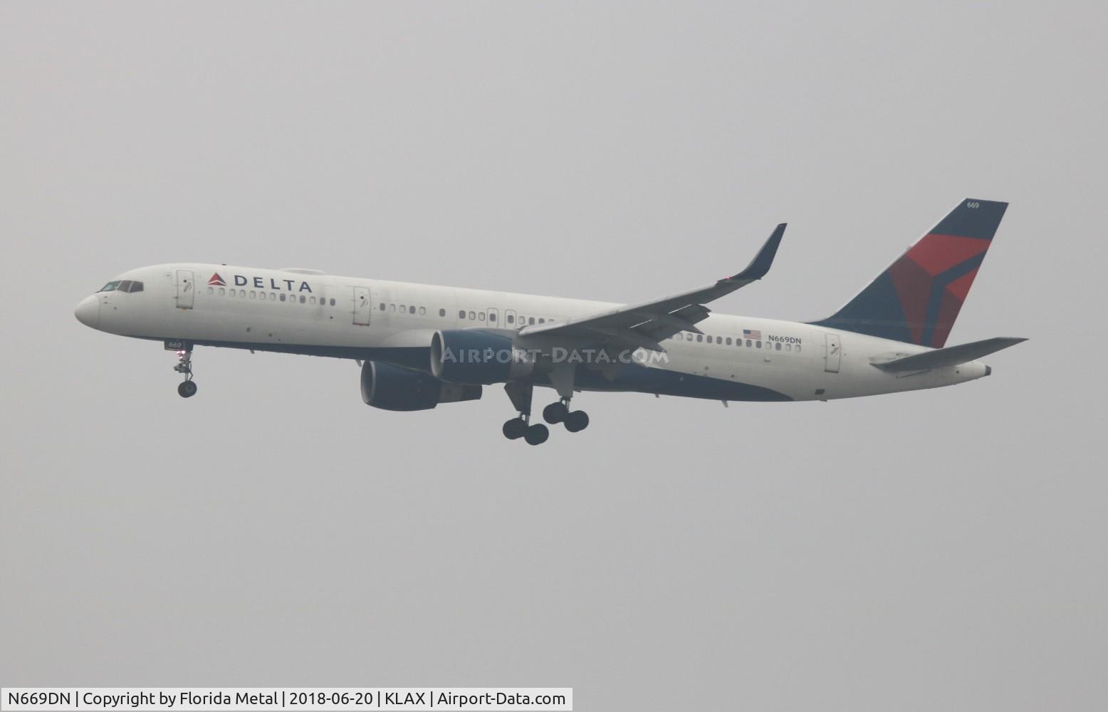 N669DN, 1991 Boeing 757-232 C/N 25142, LAX 2018