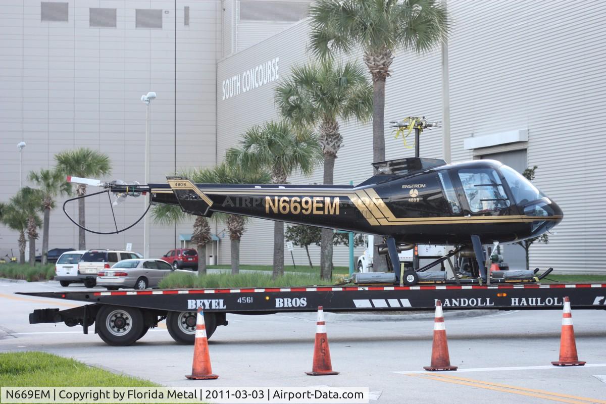 N669EM, 2005 Enstrom 480B C/N 5085, Heliexpo 2011