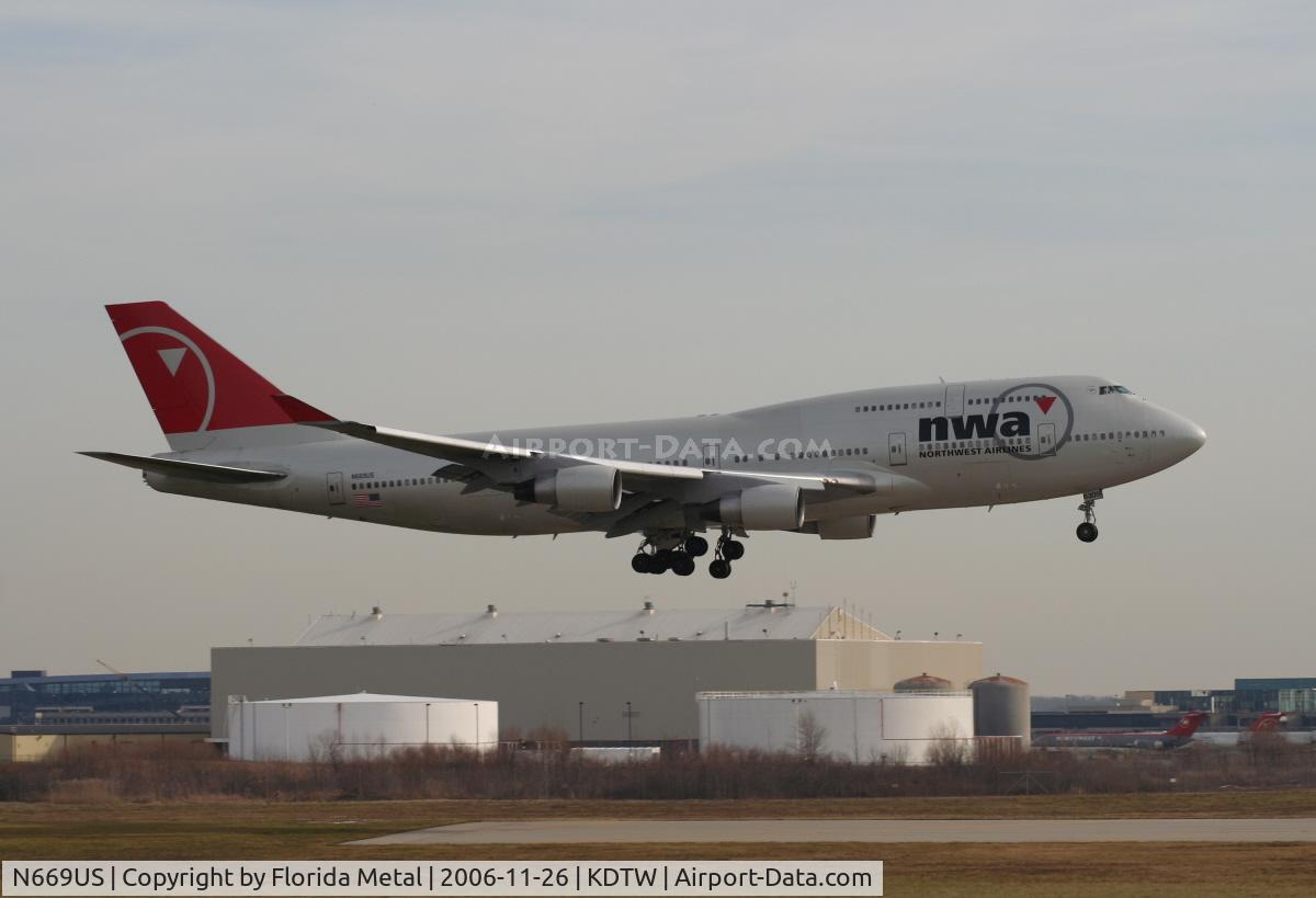 N669US, 1990 Boeing 747-451 C/N 24224, DTW 2006