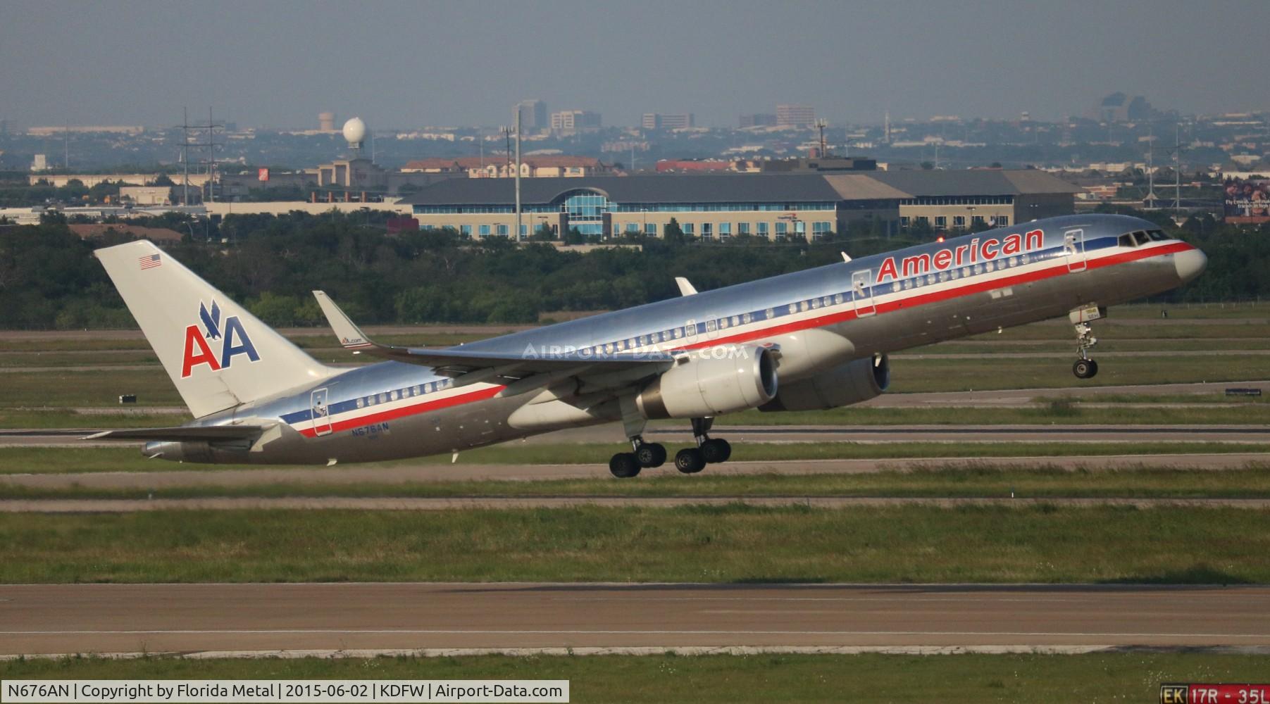N676AN, 1998 Boeing 757-223 C/N 29426, DFW 2015