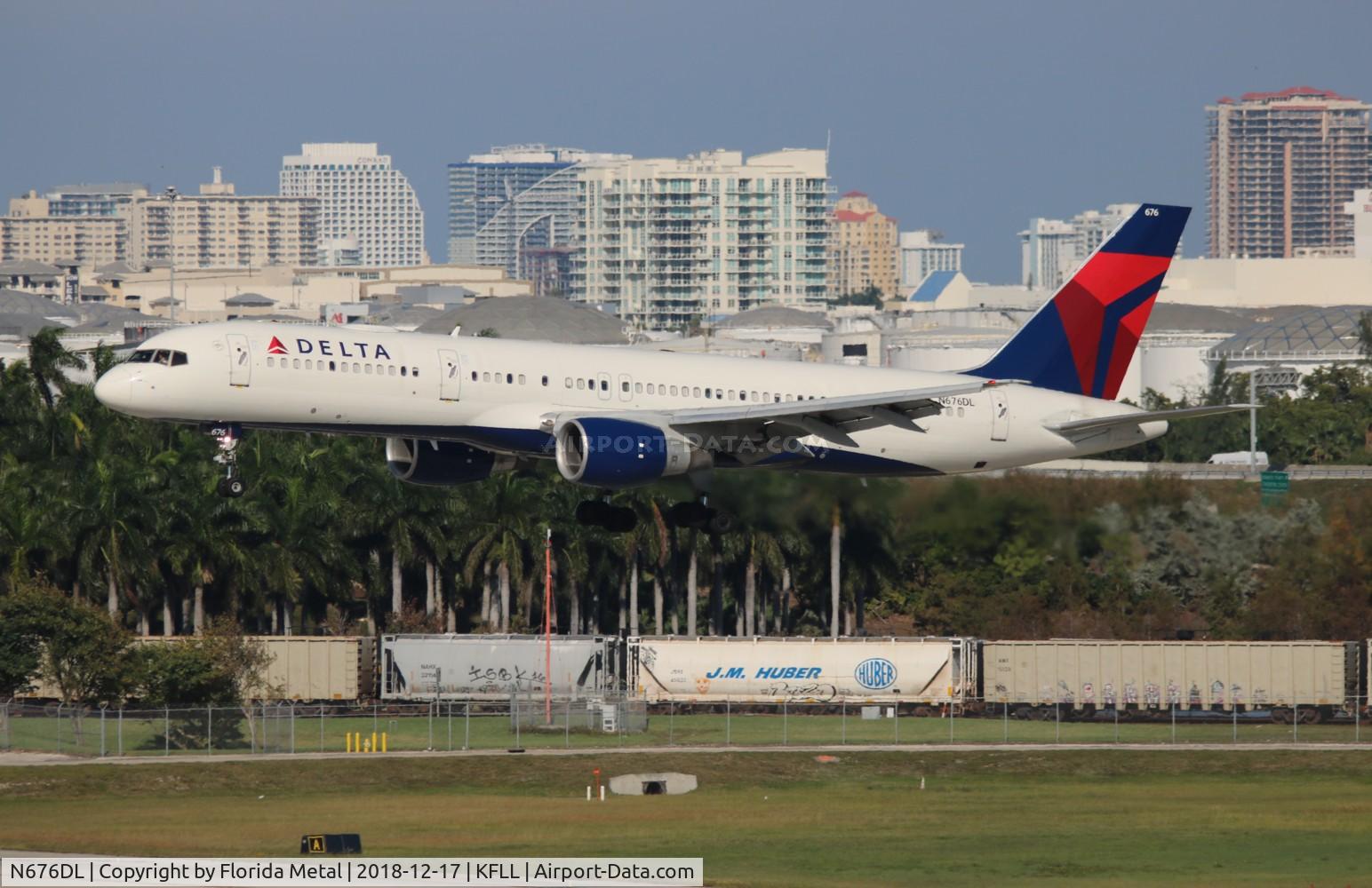 N676DL, 1992 Boeing 757-232 C/N 25981, FLL 2018