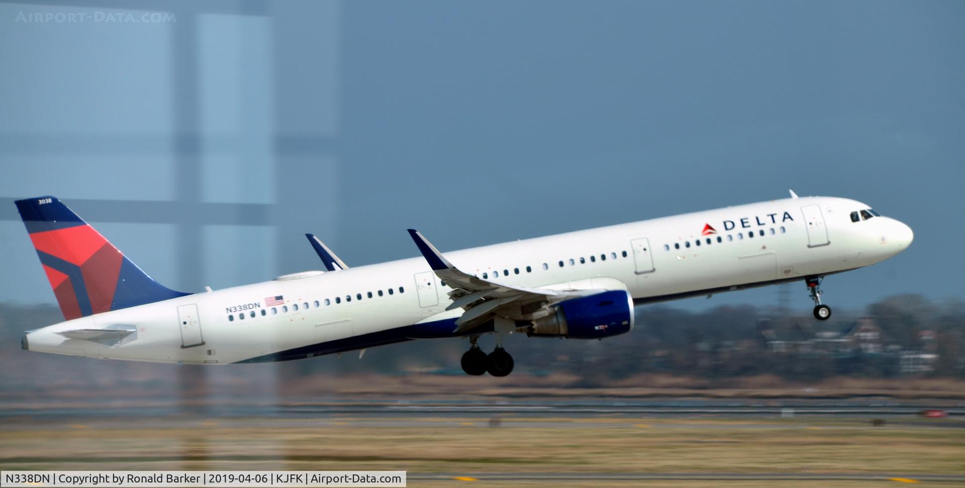 N338DN, 2018 Airbus A321-211 C/N 8078, Takeoff JFK