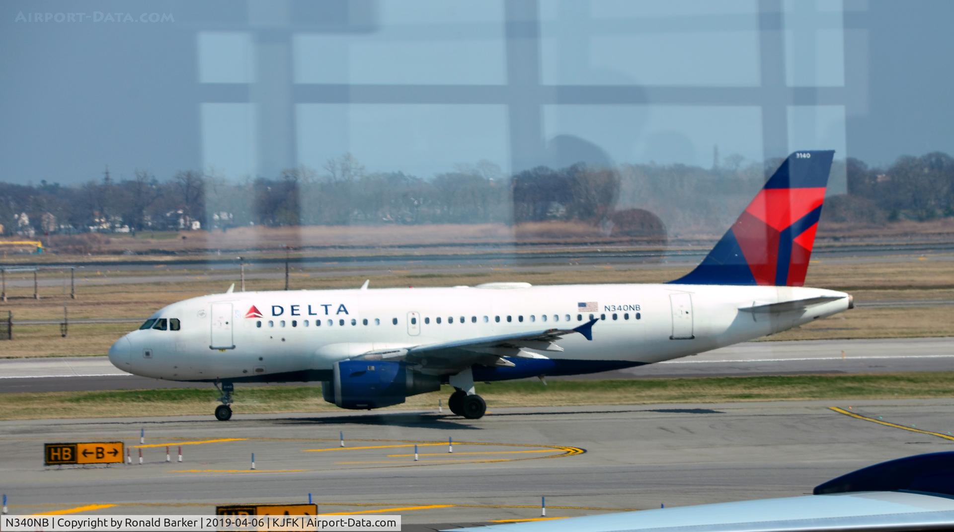 N340NB, 2002 Airbus A319-114 C/N 1714, Taxi JFK