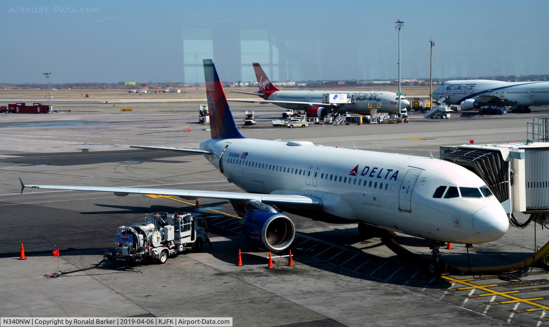 N340NW, 1992 Airbus A320-212 C/N 372, At the gate JFK