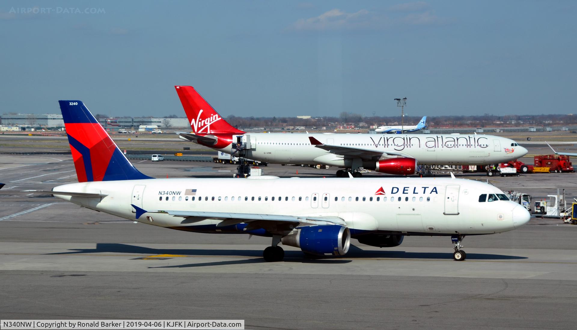 N340NW, 1992 Airbus A320-212 C/N 372, Taxi JFK