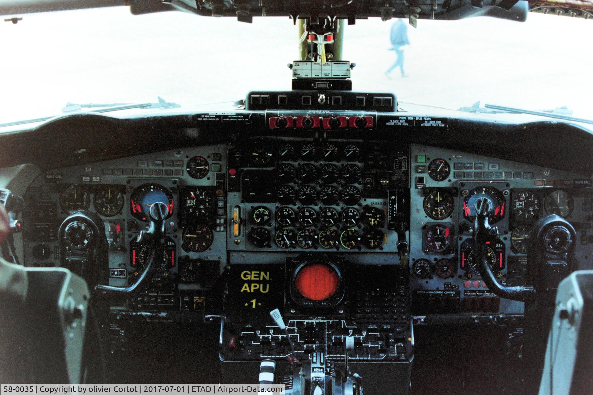 58-0035, 1958 Boeing KC-135R Stratotanker C/N 17780, the cockpit