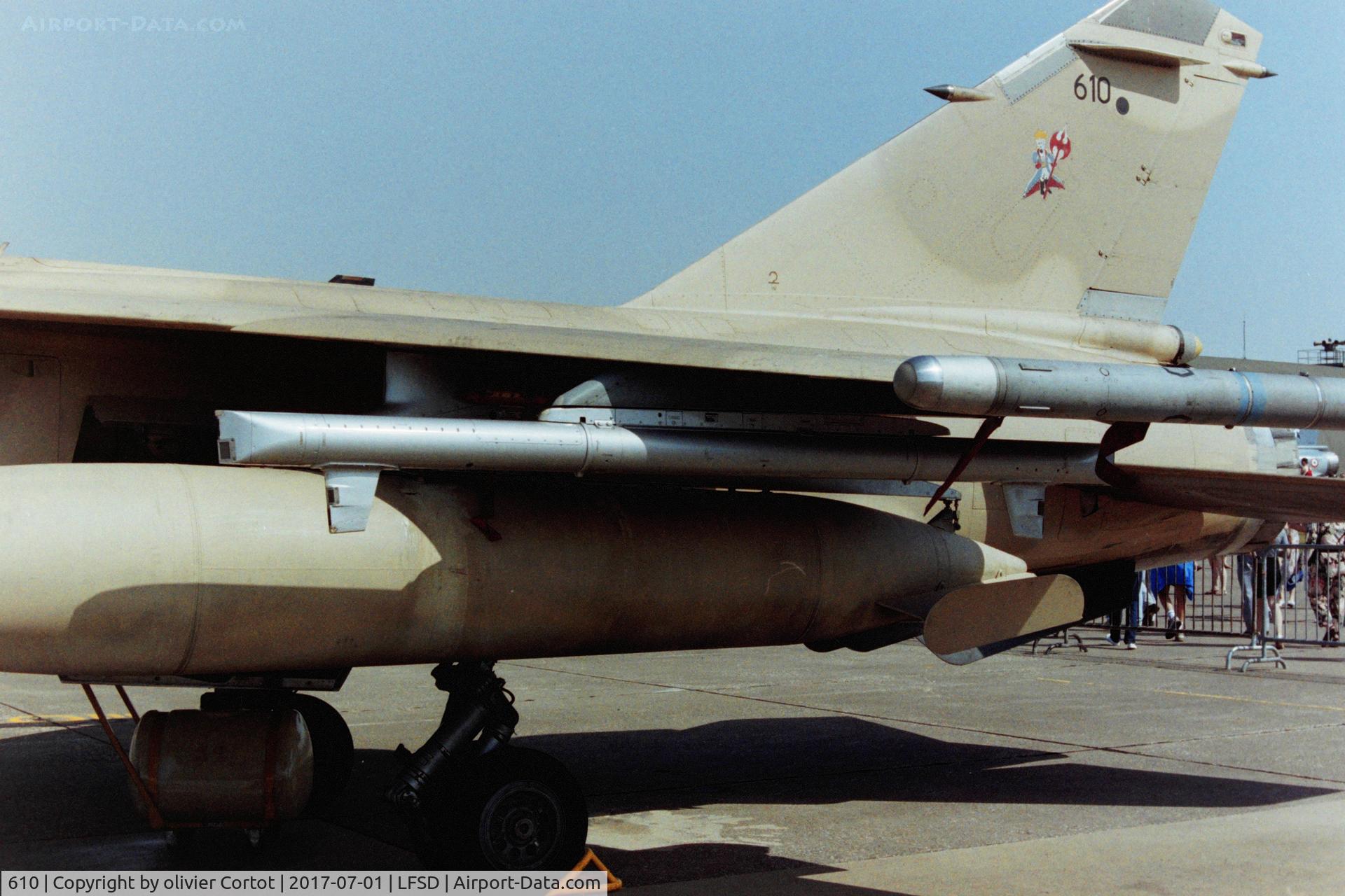 610, Dassault Mirage F.1CR C/N 640, Barax ECM pod, Dijon early 90's