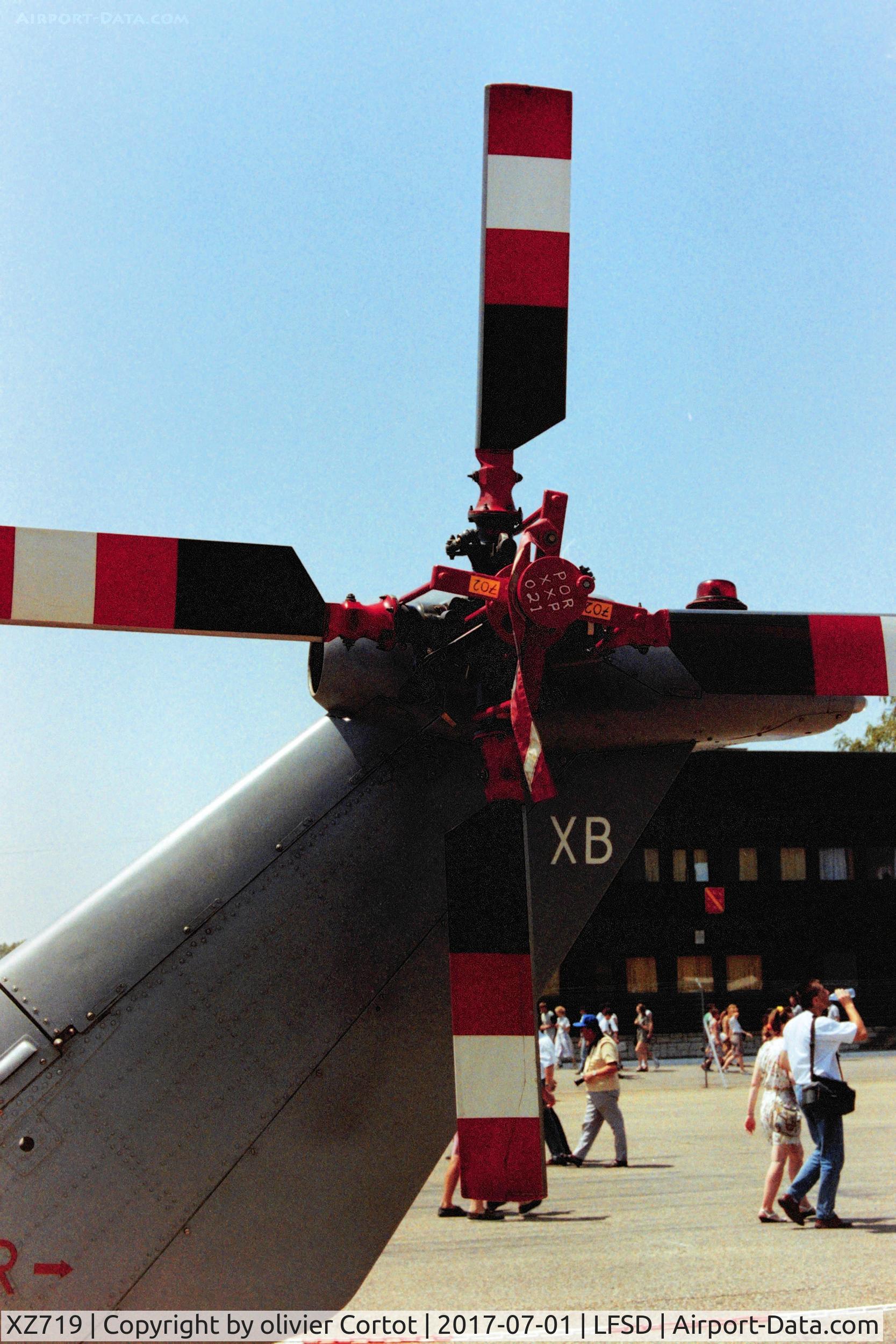 XZ719, 1980 Westland Lynx HAS.2 C/N 164, the tail rotor