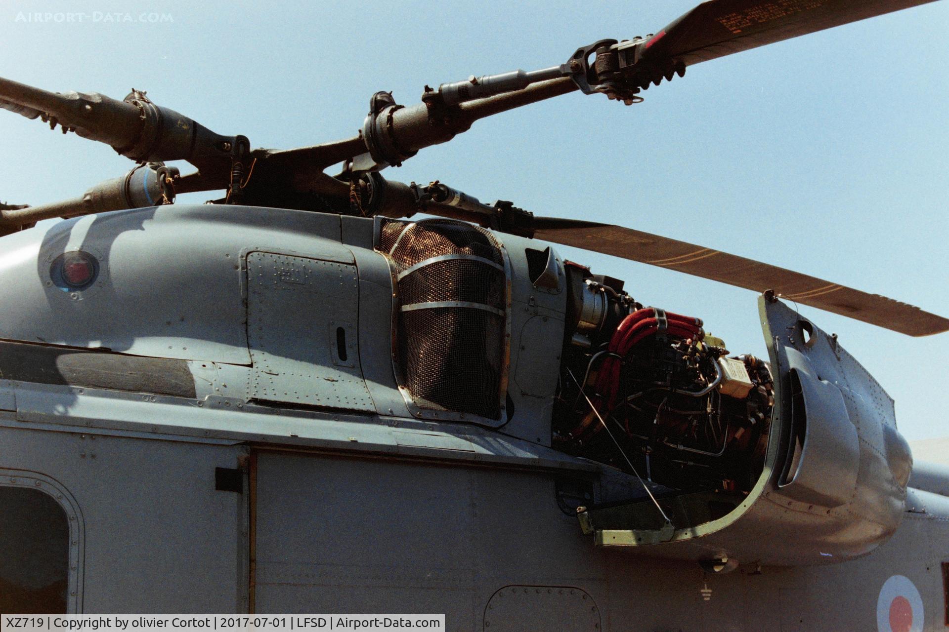 XZ719, 1980 Westland Lynx HAS.2 C/N 164, view on the main rotor