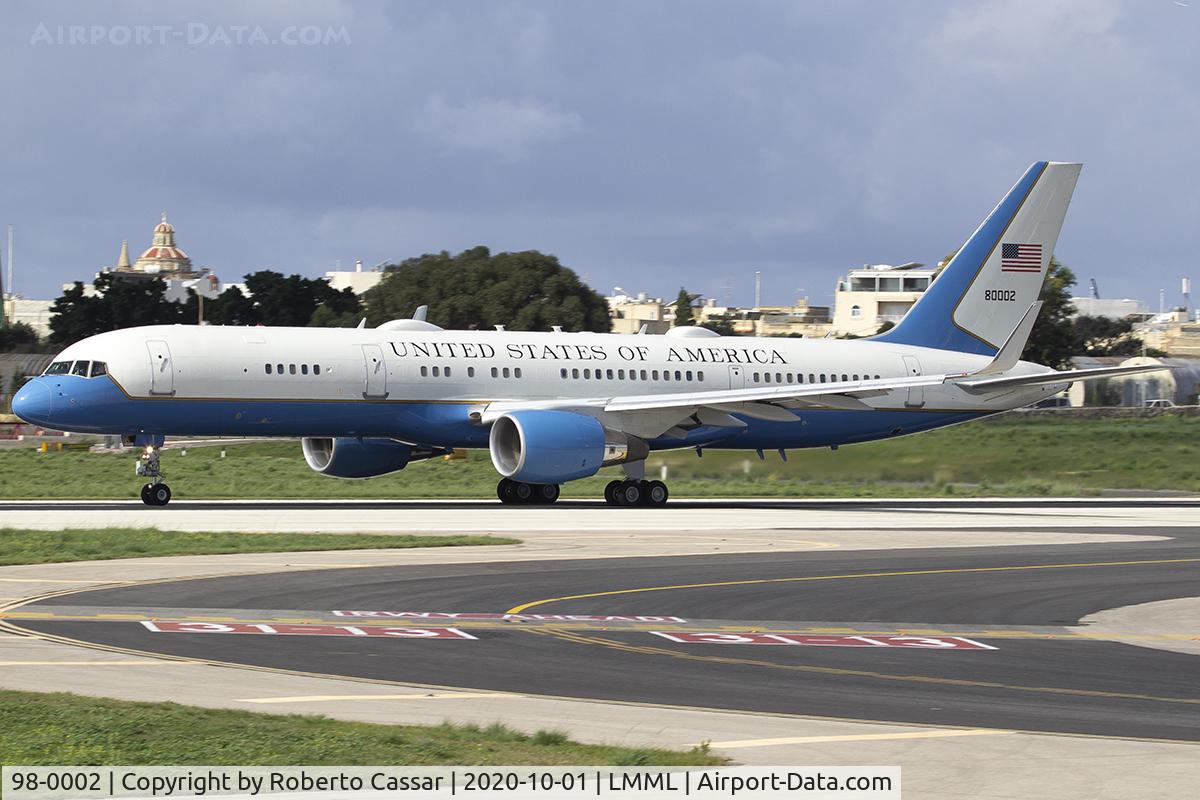 98-0002, 1998 Boeing C-32A (757-200) C/N 29026, Runway 13
