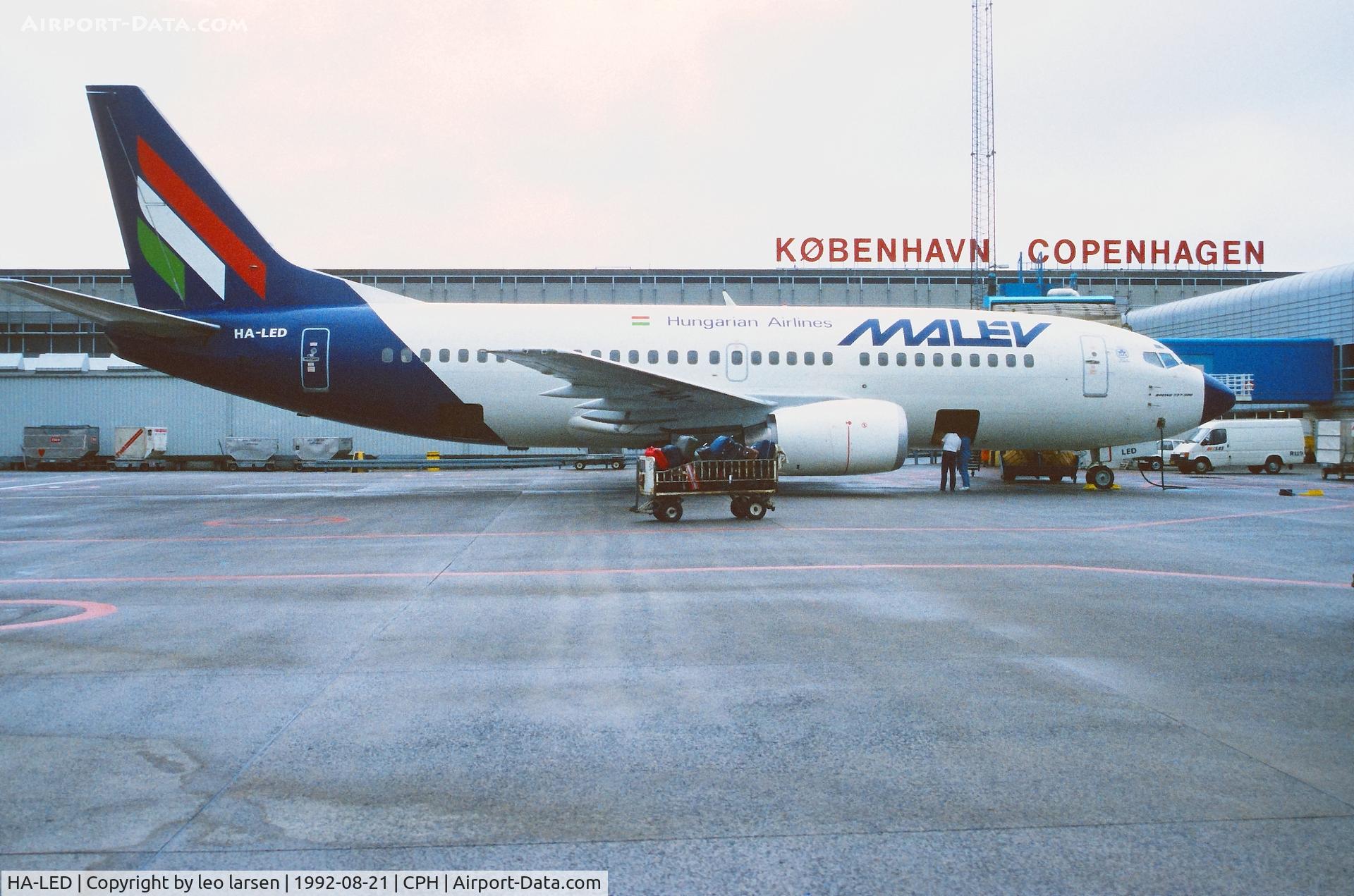 HA-LED, 1991 Boeing 737-3Y0 C/N 24909, Copenhagen 21.8.1992