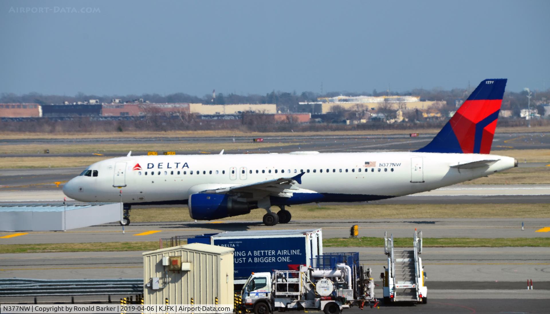 N377NW, 2003 Airbus A320-211 C/N 2082, Taxi JFK
