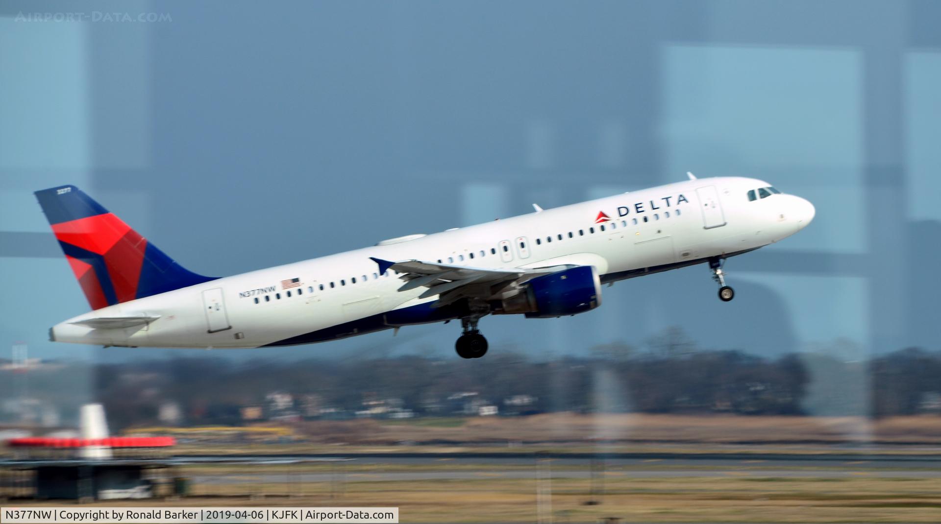 N377NW, 2003 Airbus A320-211 C/N 2082, Takeoff JFK