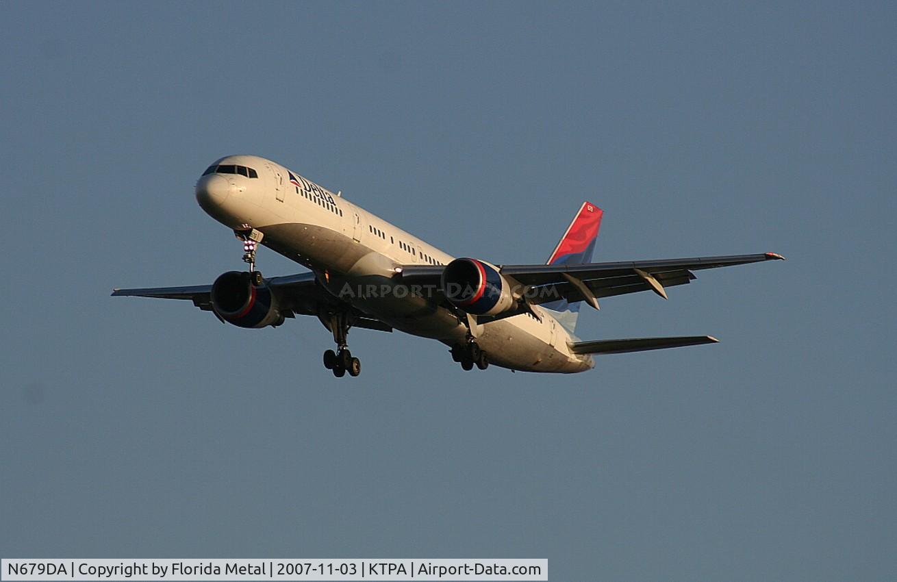 N679DA, 1992 Boeing 757-232 C/N 26955, TPA 2007