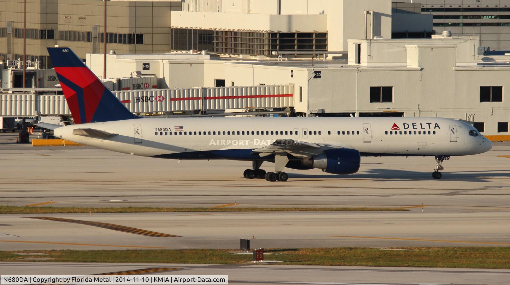 N680DA, 1992 Boeing 757-232 C/N 26956, MIA 2014