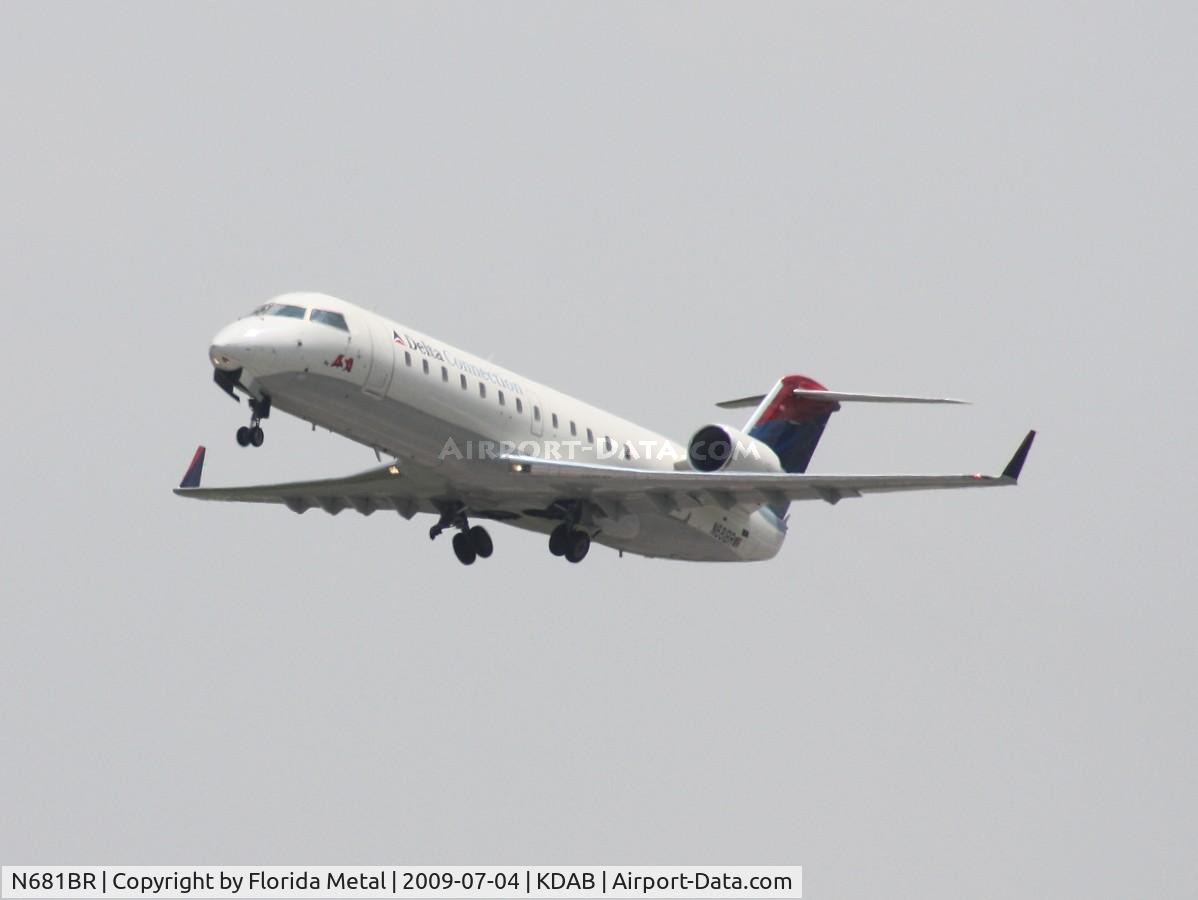 N681BR, 2002 Bombardier CRJ-200ER (CL-600-2B19) C/N 7680, DAB 2009