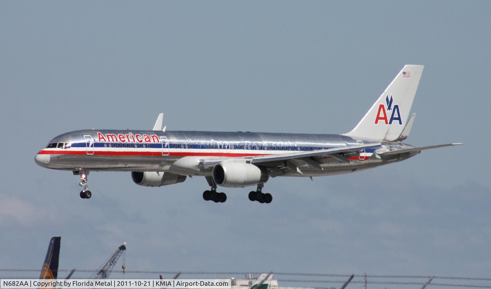 N682AA, 1992 Boeing 757-223 C/N 25339, MIA 2011