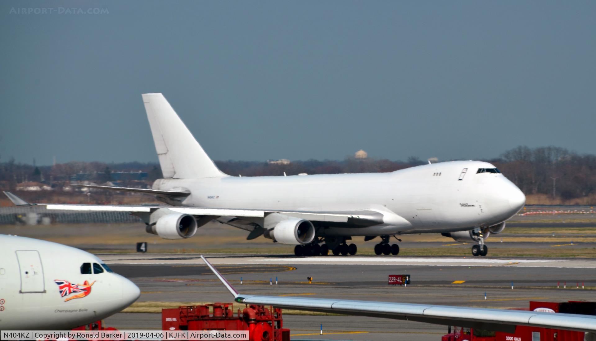 N404KZ, 2006 Boeing 747-481F(SCD) C/N 34283, Taxi JFK