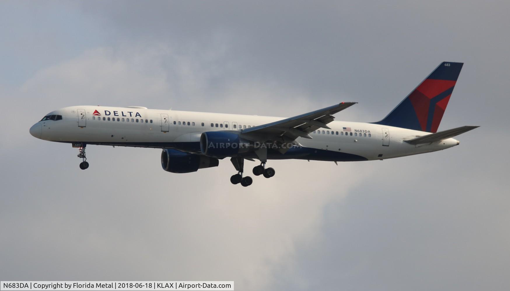 N683DA, 1993 Boeing 757-232 C/N 27103, LAX 2018