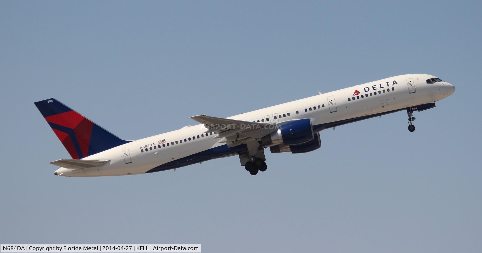 N684DA, 1993 Boeing 757-232 C/N 27104, FLL 2014