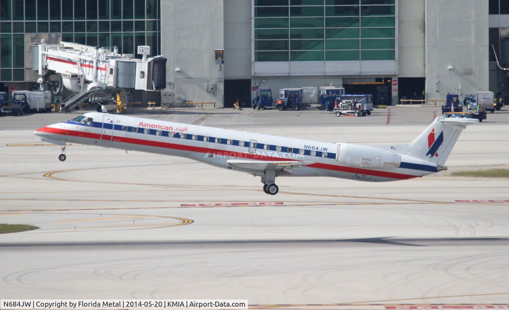 N684JW, 2004 Embraer ERJ-145LR (EMB-145LR) C/N 14500835, MIA 2014