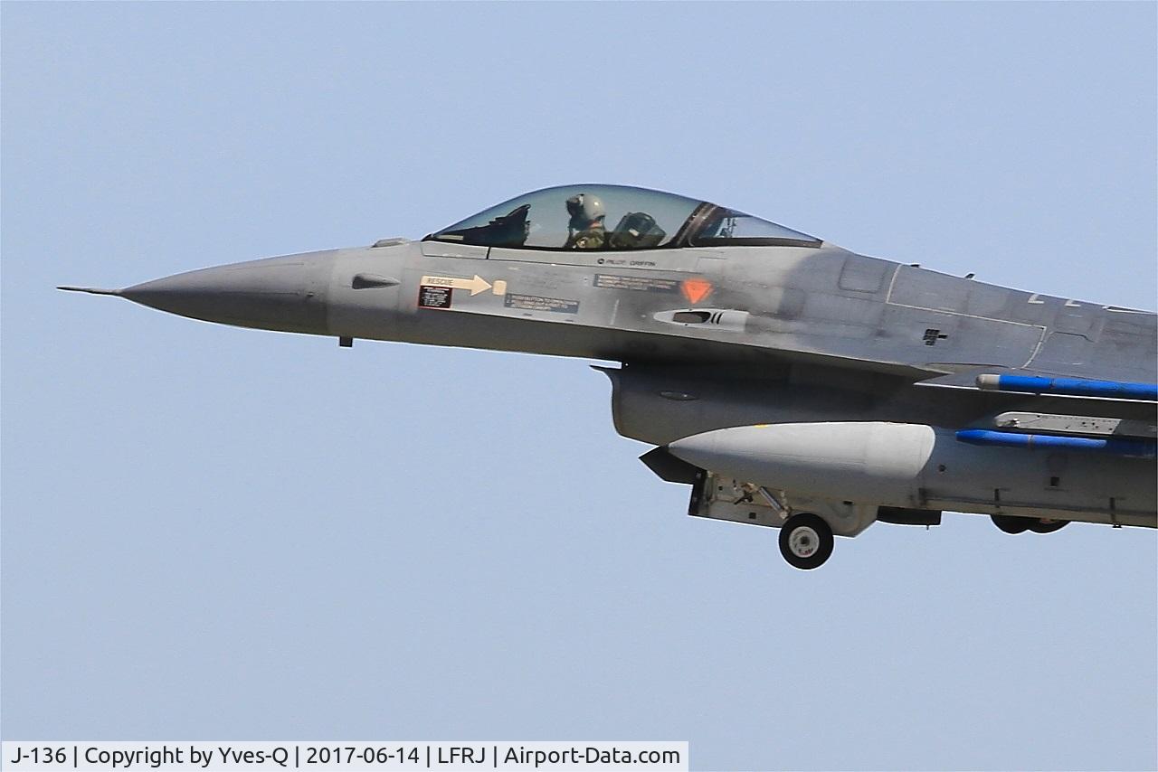J-136, Fokker F-16AM Fighting Falcon C/N 6D-126, Fokker F-16AM Fighting Falcon, Climbing from rwy 08, Landivisiau Naval Air Base (LFRJ) Tiger Meet 2017