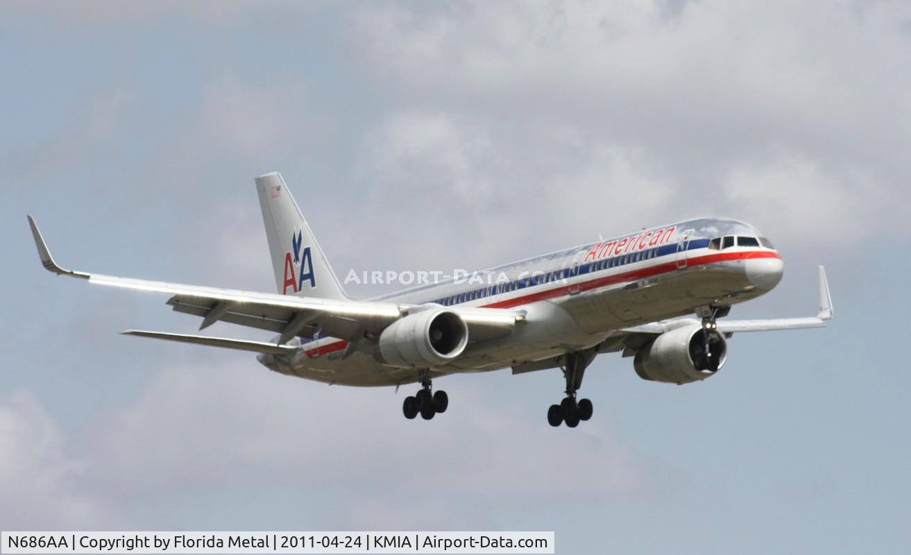 N686AA, 1992 Boeing 757-223 C/N 25343, MIA 2011