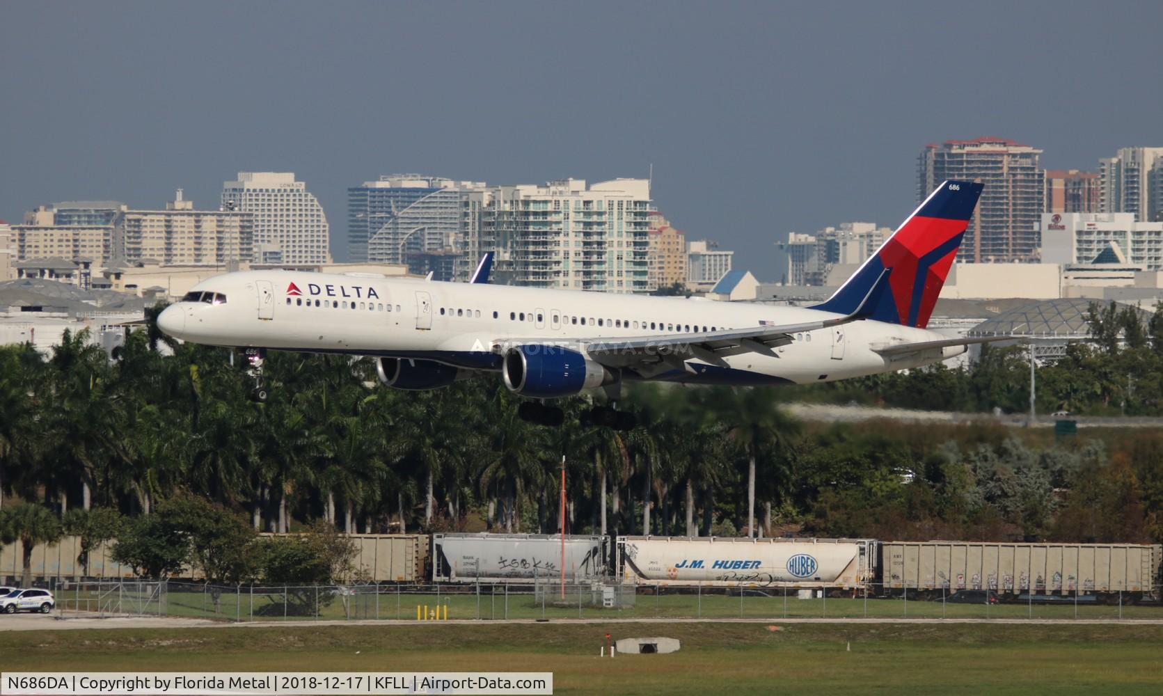 N686DA, 1995 Boeing 757-232 C/N 27589, FLL 2018
