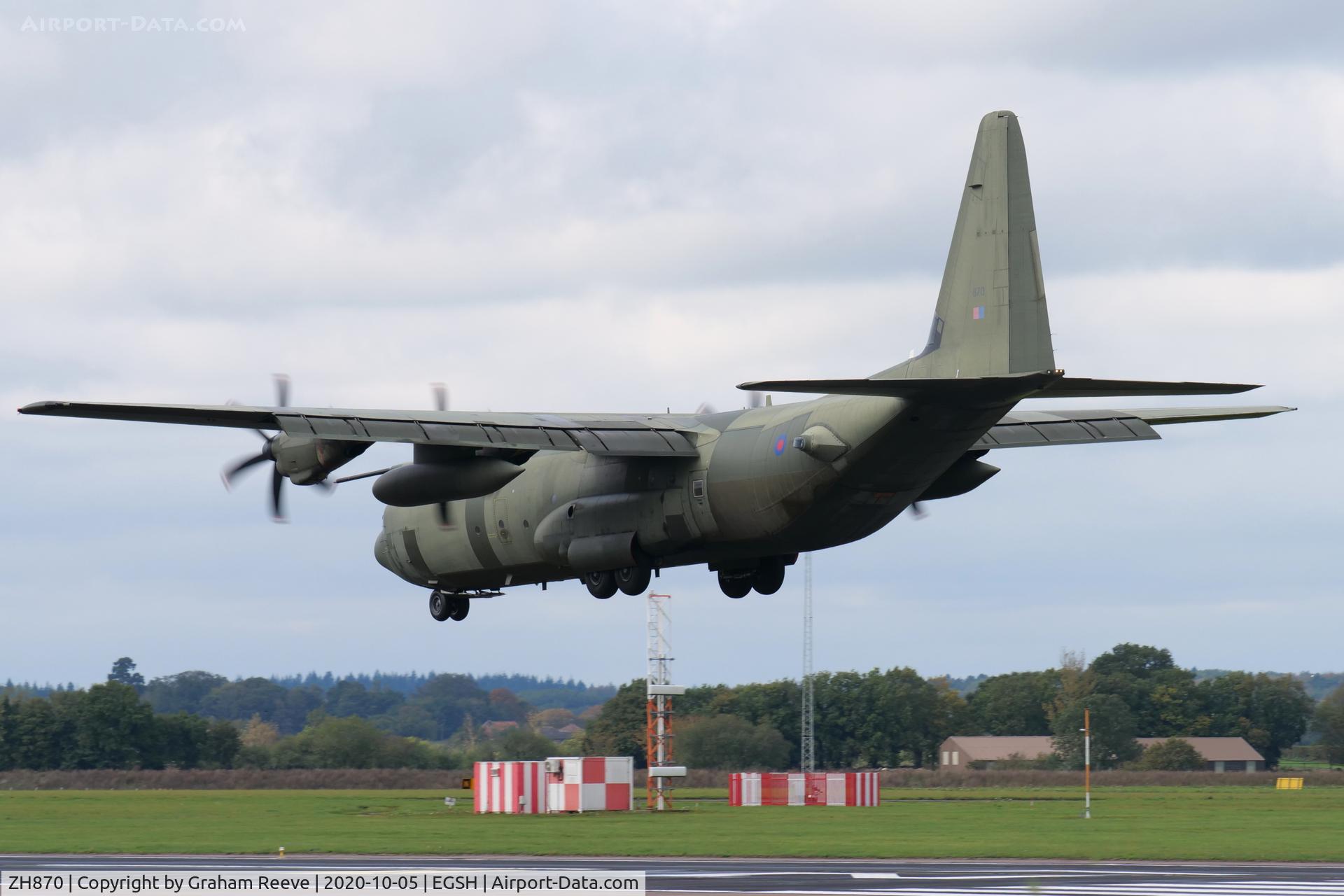 ZH870, 1997 Lockheed Martin C-130J-30 Hercules C.4 C/N 382-5445, On approach to Norwich.