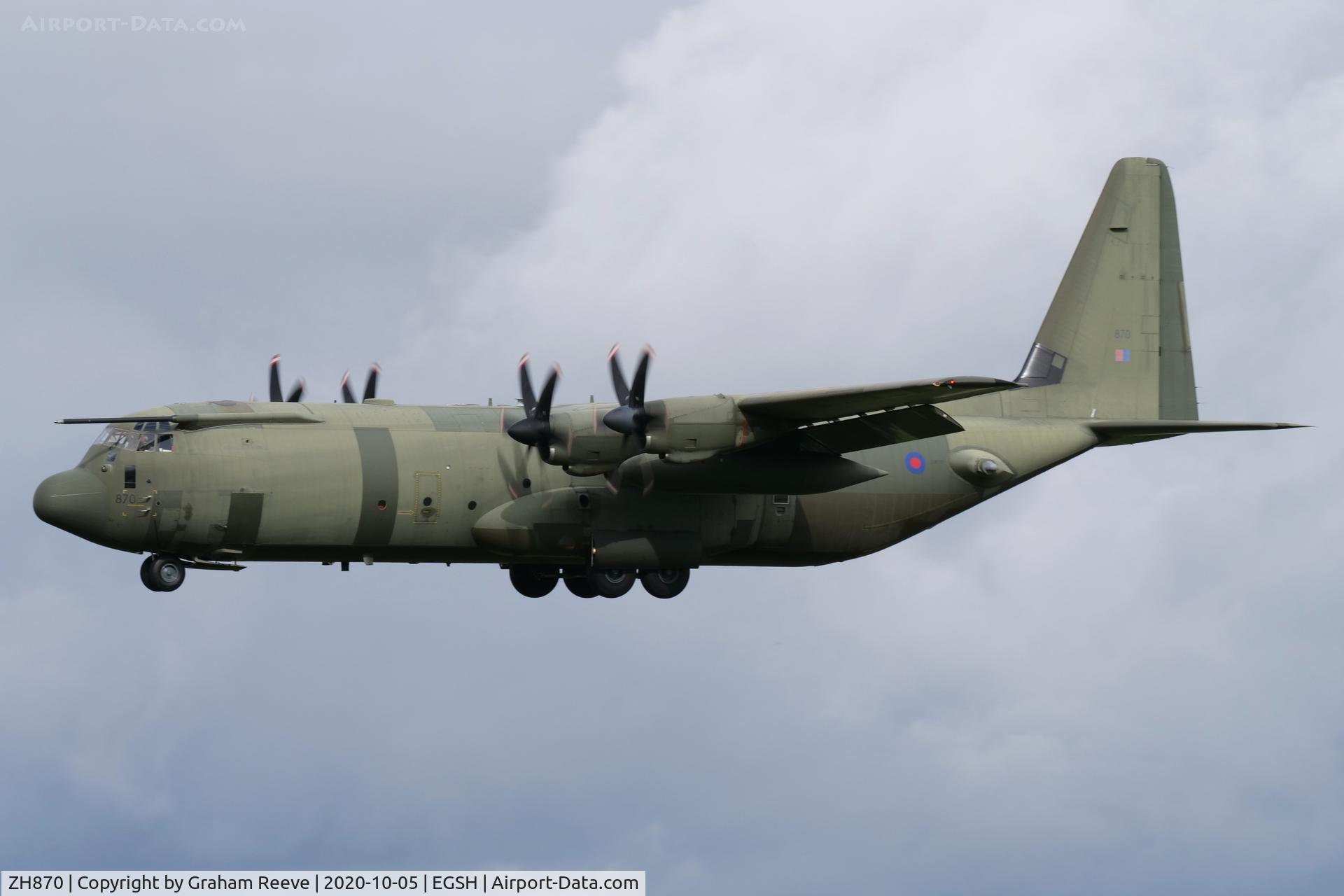 ZH870, 1997 Lockheed Martin C-130J-30 Hercules C.4 C/N 382-5445, On approach to Norwich.