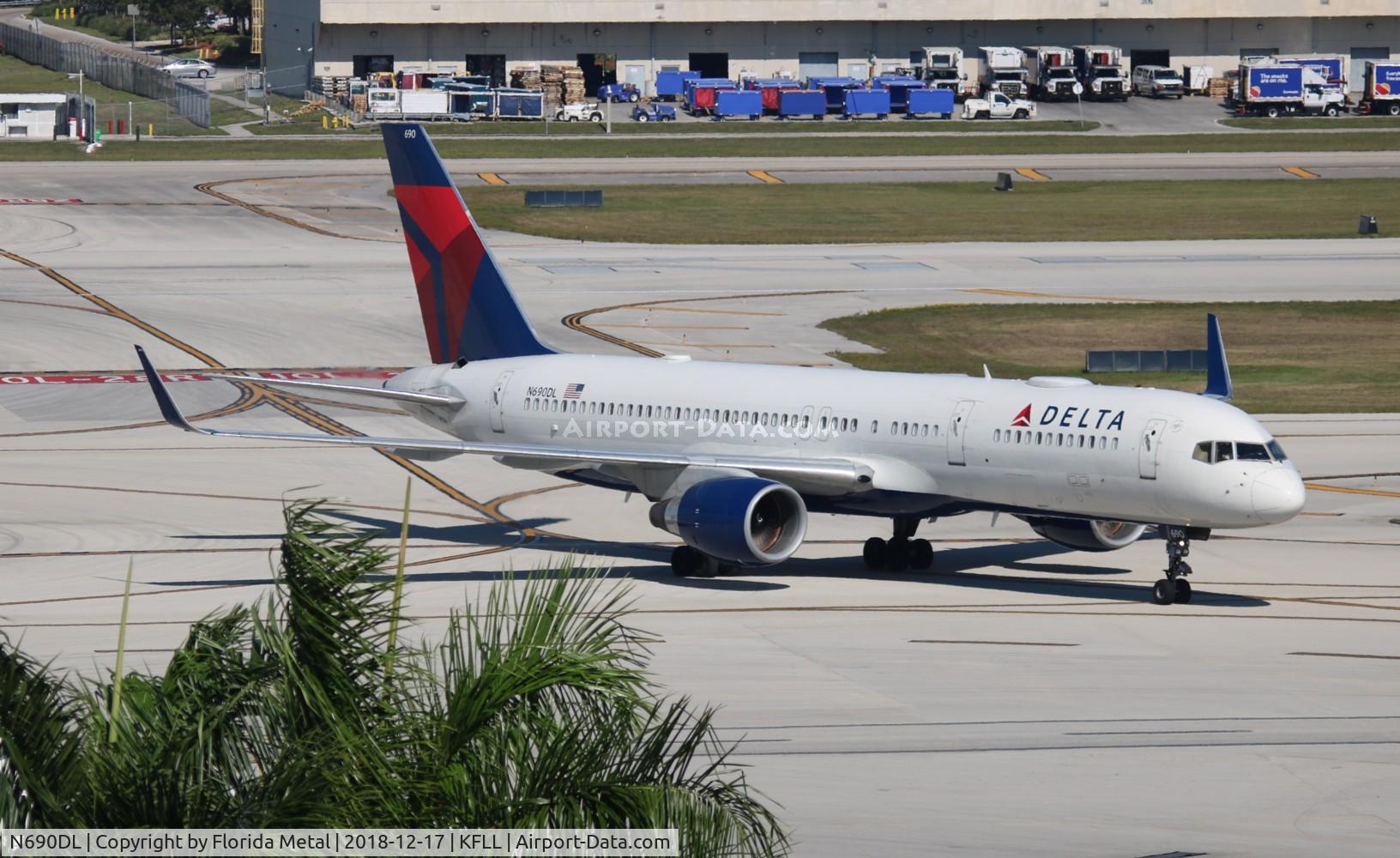 N690DL, 1998 Boeing 757-232 C/N 27585, FLL 2018