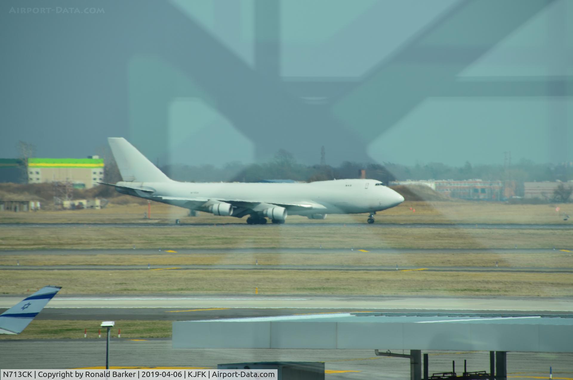 N713CK, 2003 Boeing 747-4B5F/SCD C/N 32808, Landing JFK