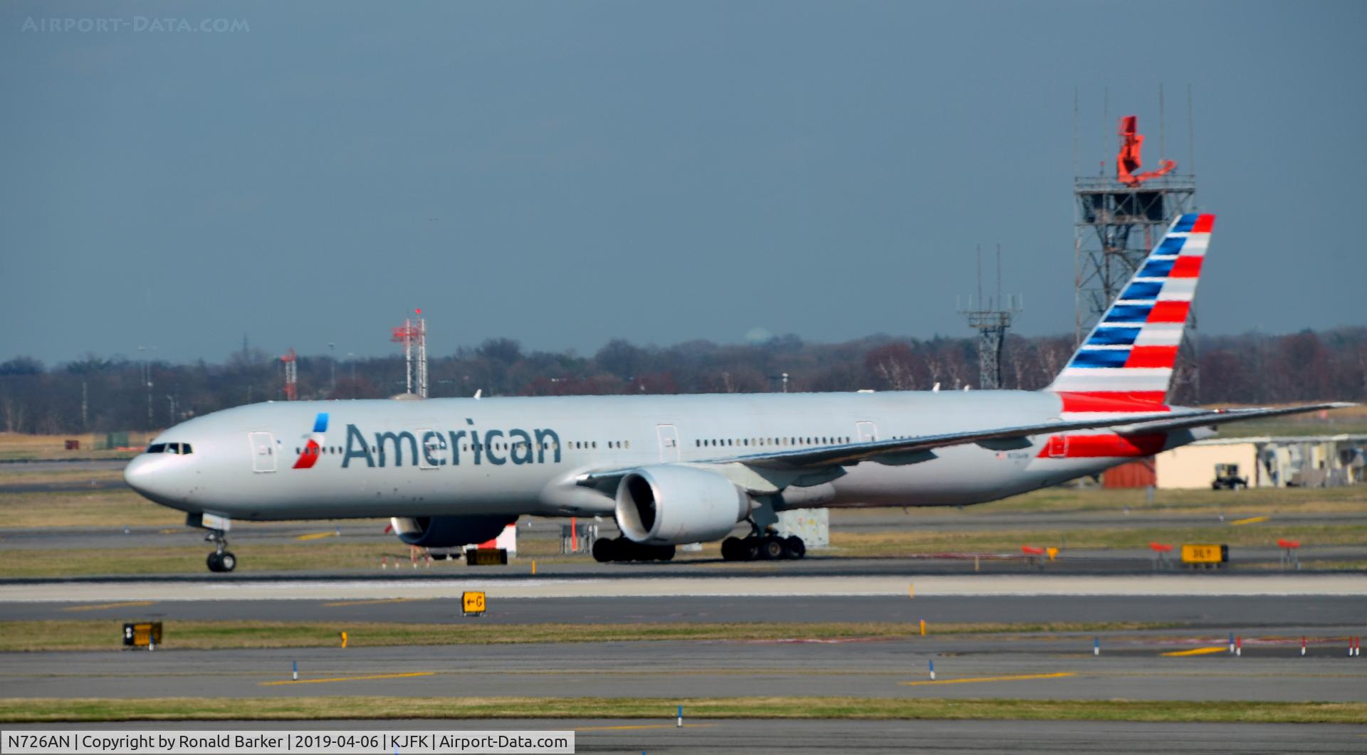 N726AN, 2013 Boeing 777-323/ER C/N 31550, Taxi JFK