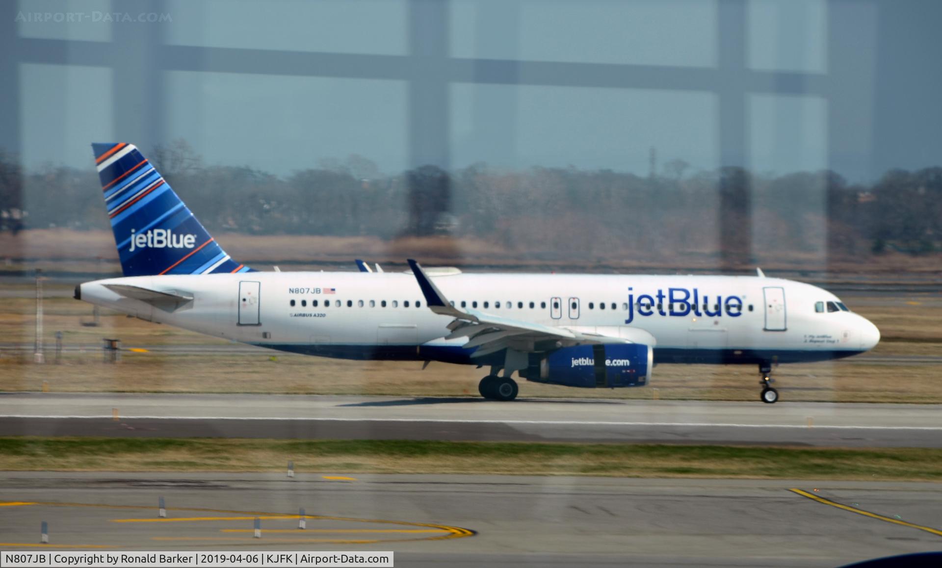 N807JB, 2012 Airbus A320-232 C/N 5312, Landing JFK