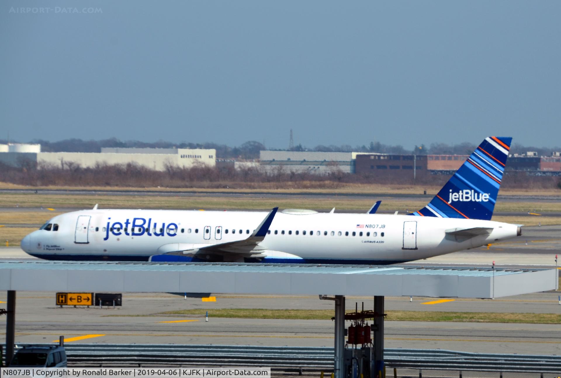 N807JB, 2012 Airbus A320-232 C/N 5312, Taxi JFK
