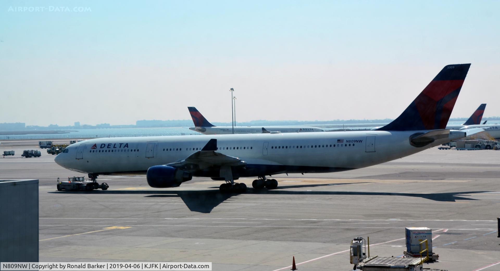 N809NW, 2005 Airbus A330-323 C/N 663, Towed JFK