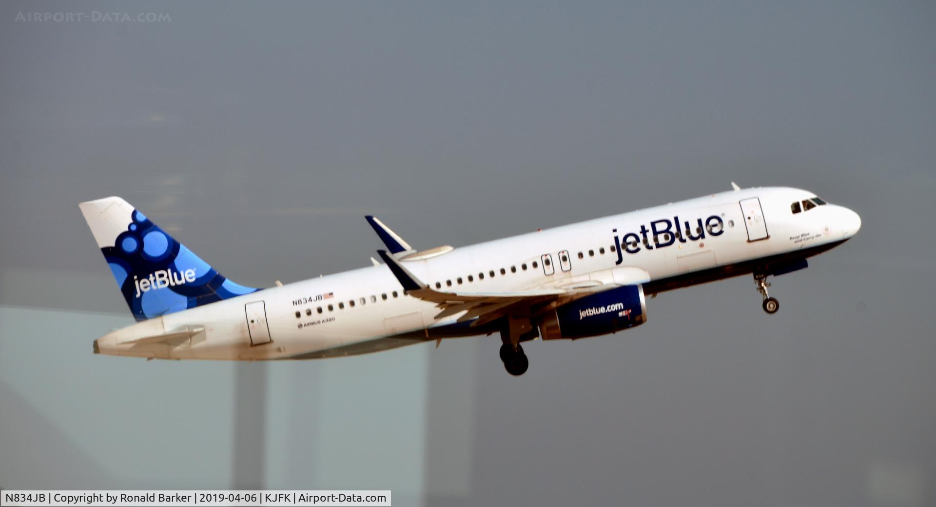 N834JB, 2013 Airbus A320-232 C/N 5782, Takeoff JFK