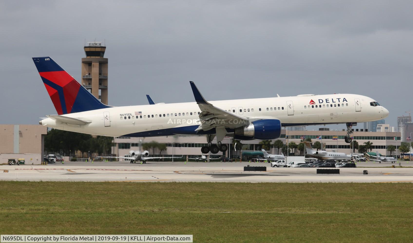 N695DL, 1998 Boeing 757-232 C/N 29727, FLL 2019