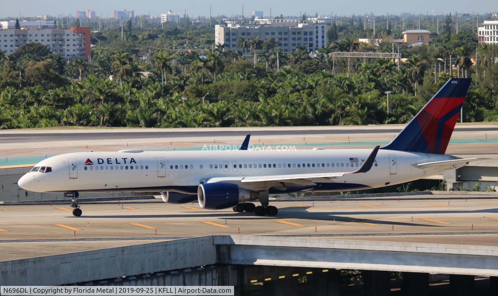 N696DL, 1999 Boeing 757-232 C/N 29728, FLL 2019