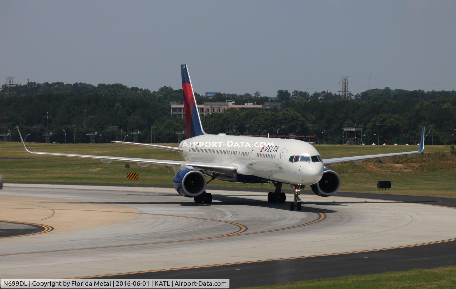 N699DL, 1999 Boeing 757-232 C/N 29970, ATL 2016