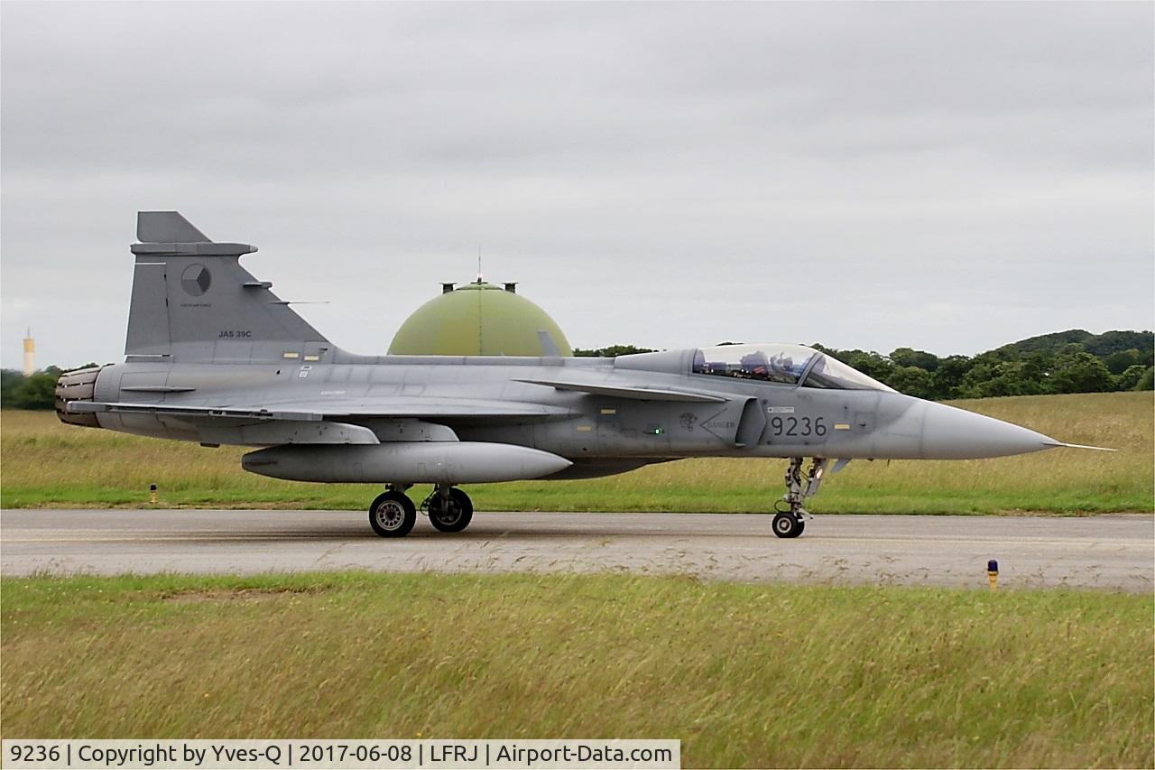 9236, Saab JAS-39C Gripen C/N 39236, Saab JAS-39C Gripen, Taxiing to flight line, Landivisiau Naval Air Base (LFRJ) Tiger Meet 2017