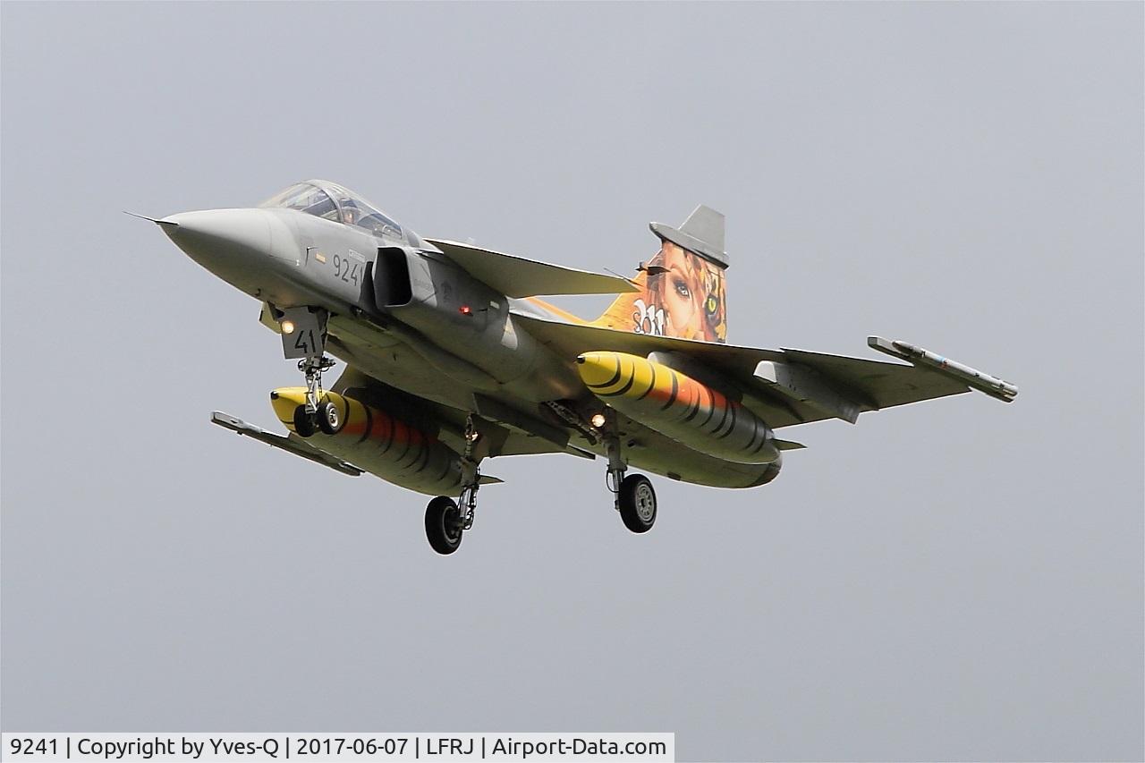 9241, Saab JAS-39C Gripen C/N 39241, Saab JAS-39C Gripen, Short approach rwy 26, Landivisiau Naval Air Base (LFRJ) Tiger Meet 2017