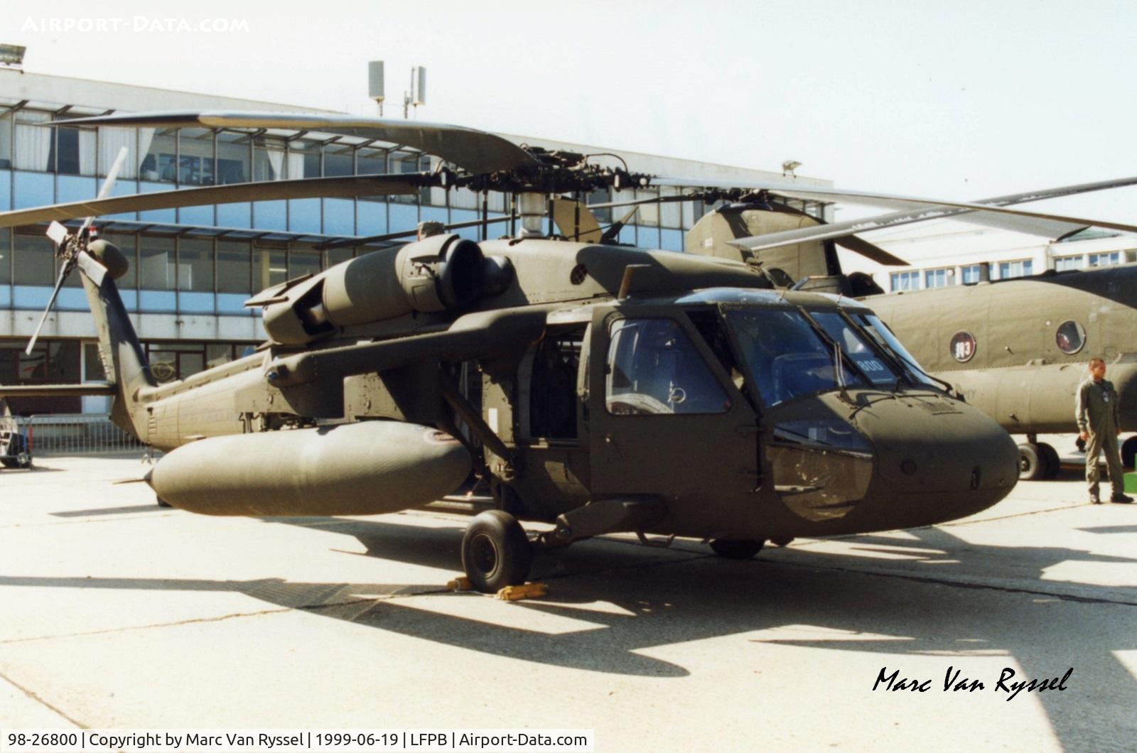 98-26800, 1999 Sikorsky UH-60L Black Hawk C/N 70.2556, At Paris Air Show 1999.
