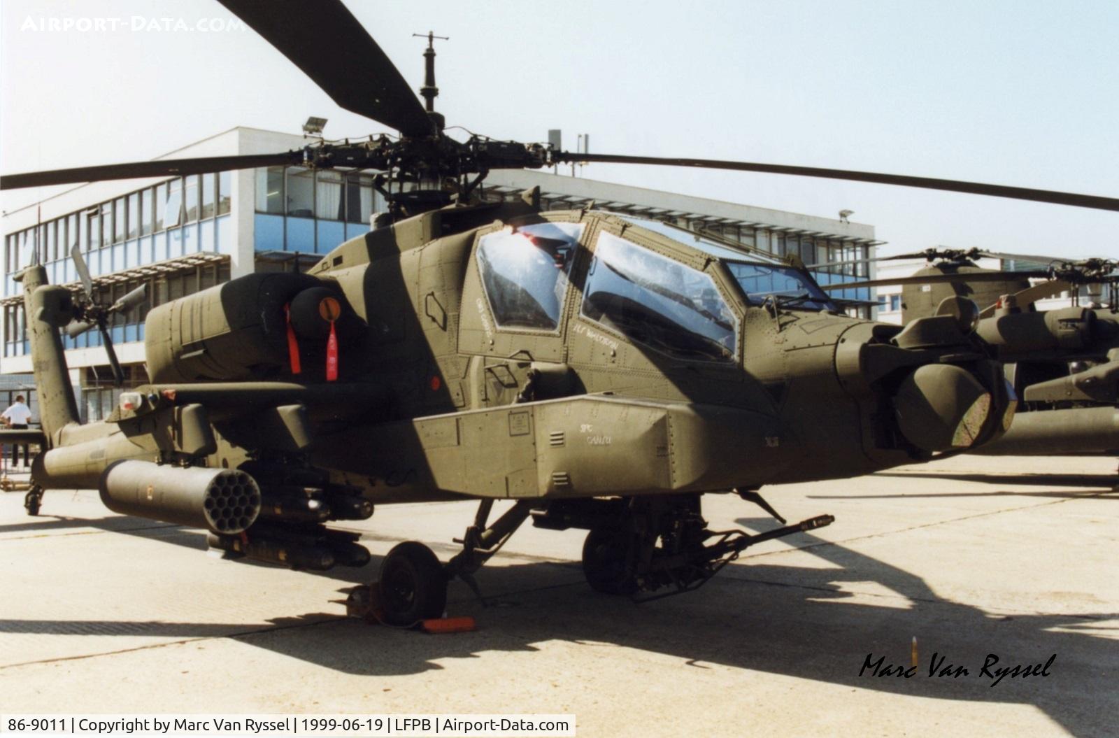 86-9011, 1981 McDonnell Douglas AH-64A Apache C/N PV381, At Paris Air Show 1999.