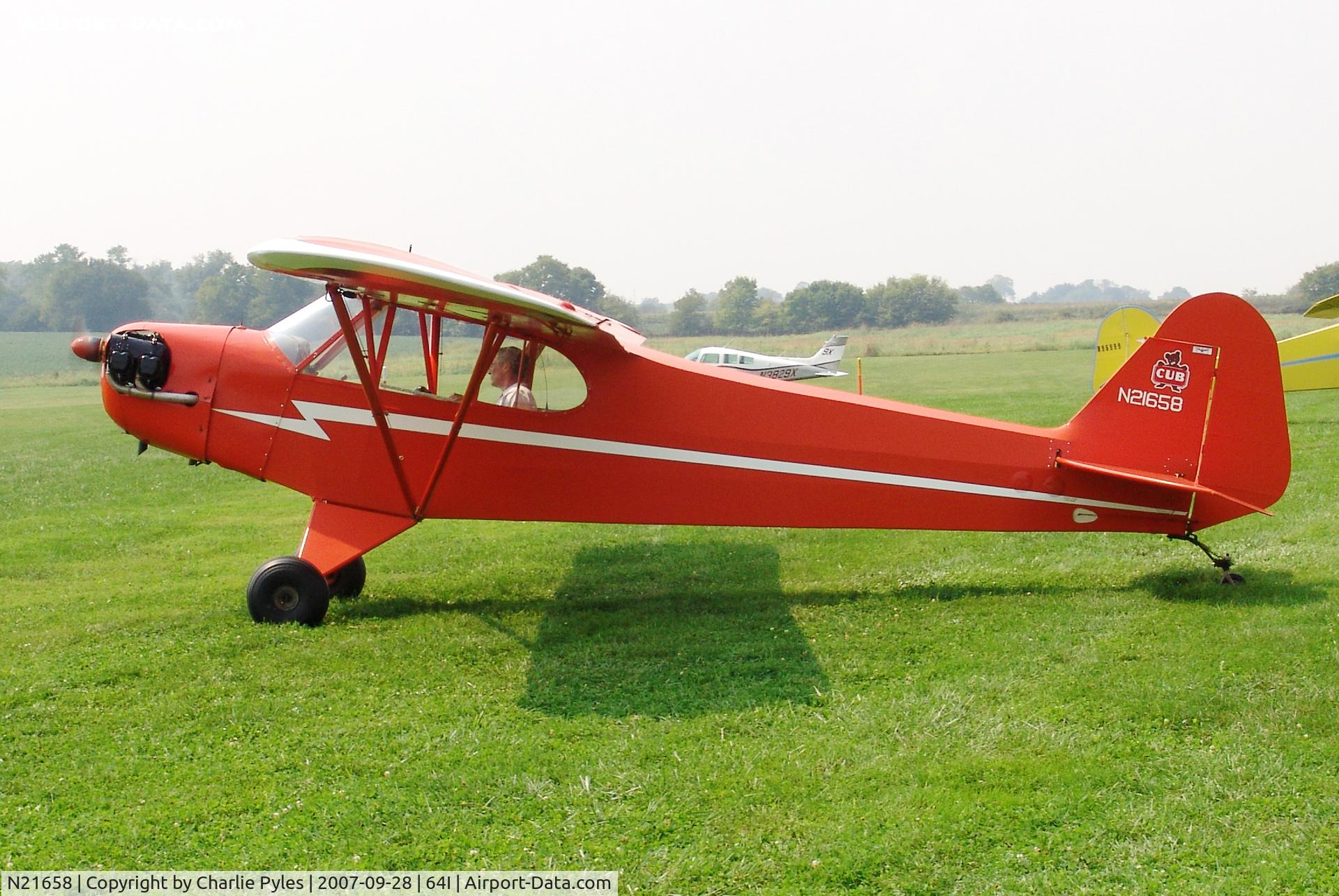 N21658, 1938 Piper J3C-65 Cub Cub C/N 2547, Lee Bottom
