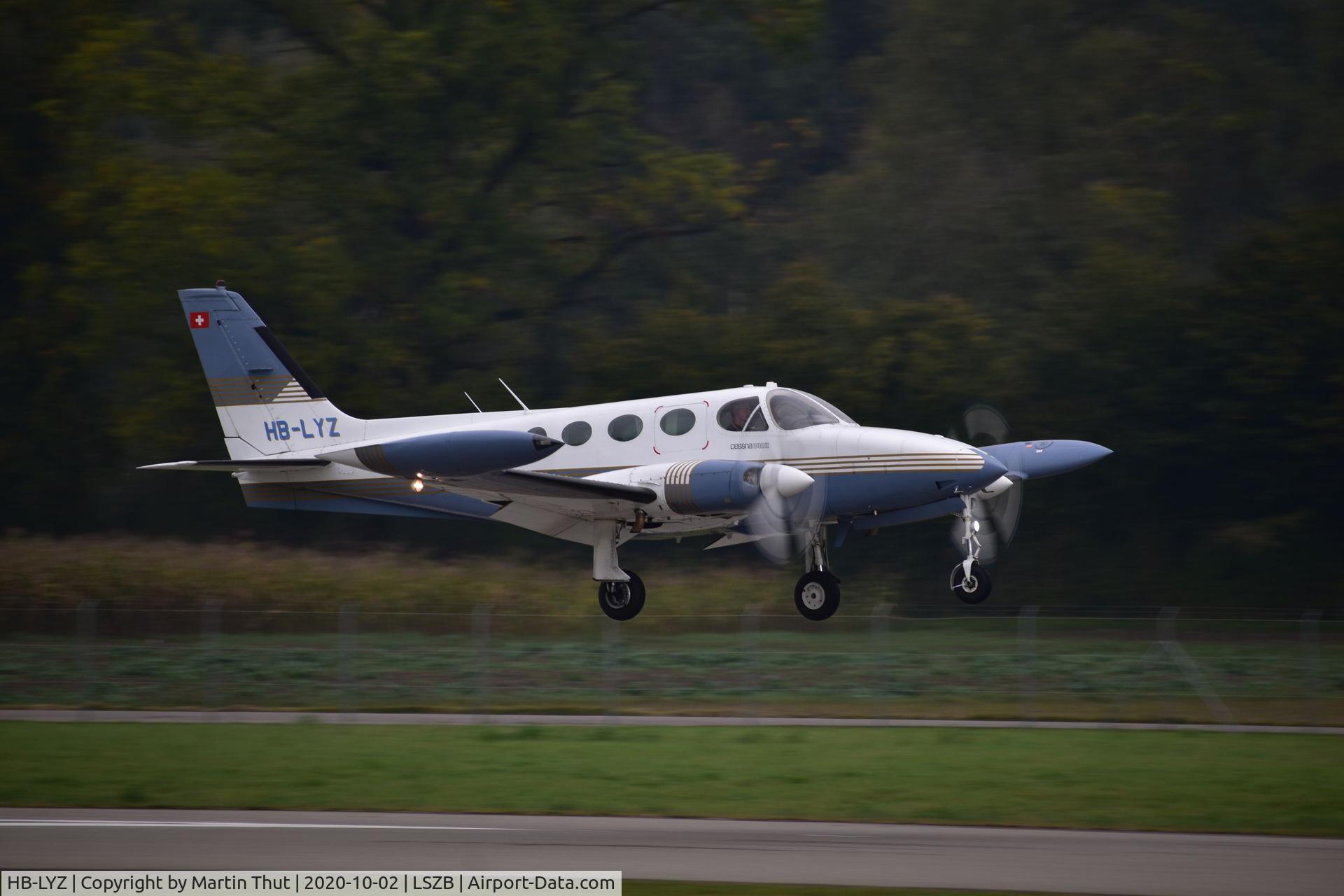 HB-LYZ, 1977 Cessna 340A C/N 340A0242, HB-LYZ landing