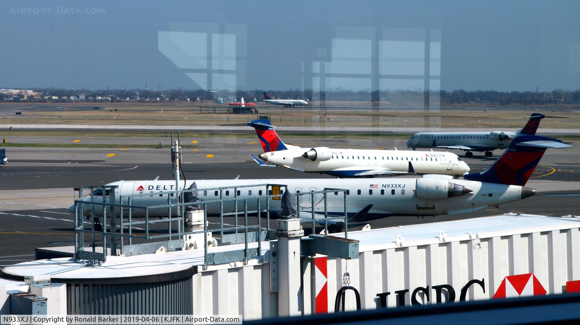 N933XJ, 2008 Bombardier CRJ-900ER (CL-600-2D24) C/N 15196, Taxi JFK
