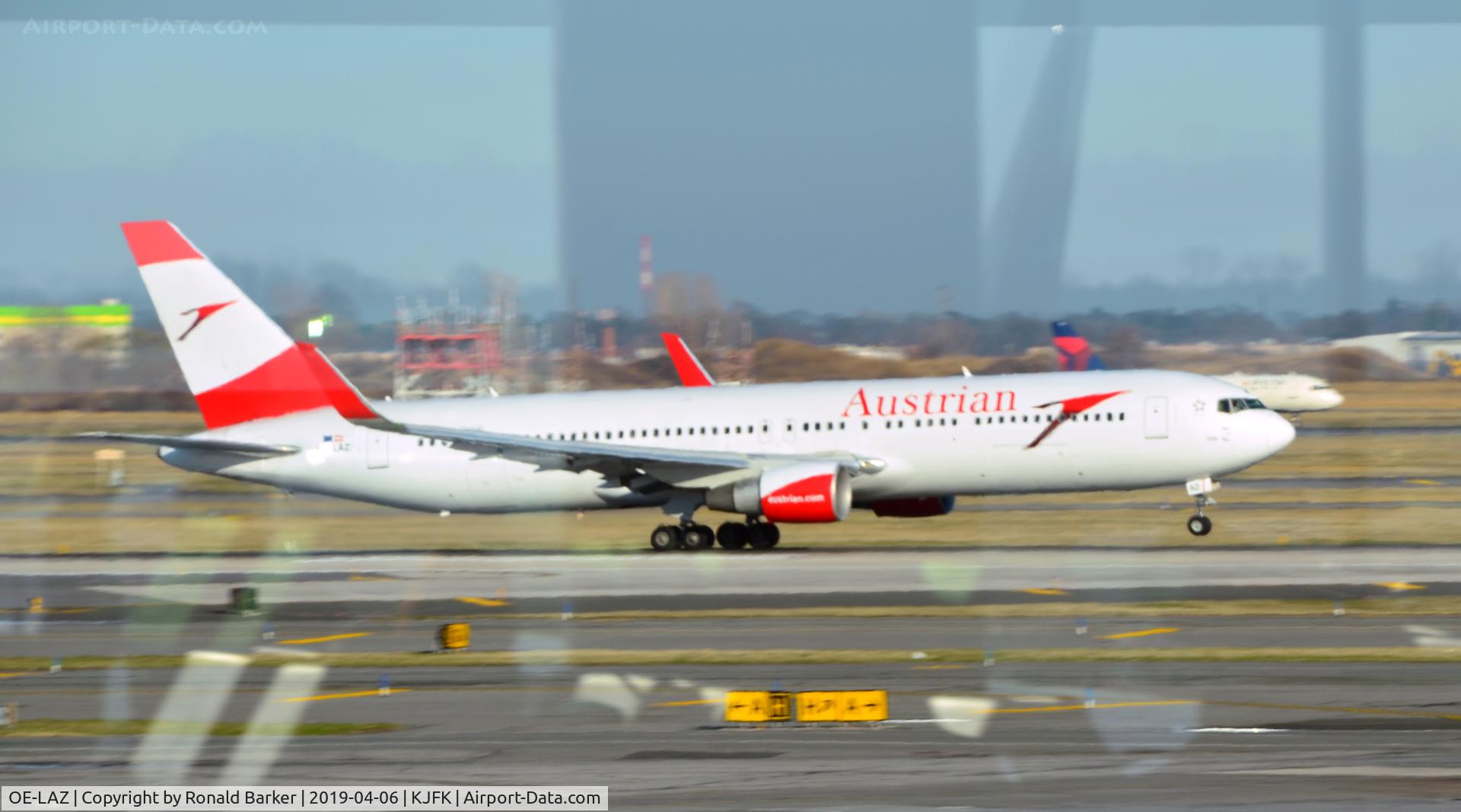 OE-LAZ, 1999 Boeing 767-3Z9 C/N 30331, Takeoff JFK