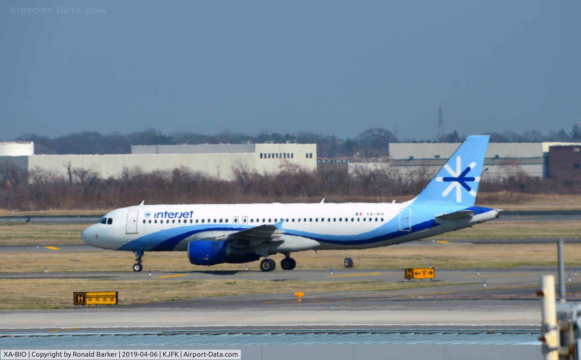 XA-BIO, 2011 Airbus A320-214 C/N 4730, Taxi JFK