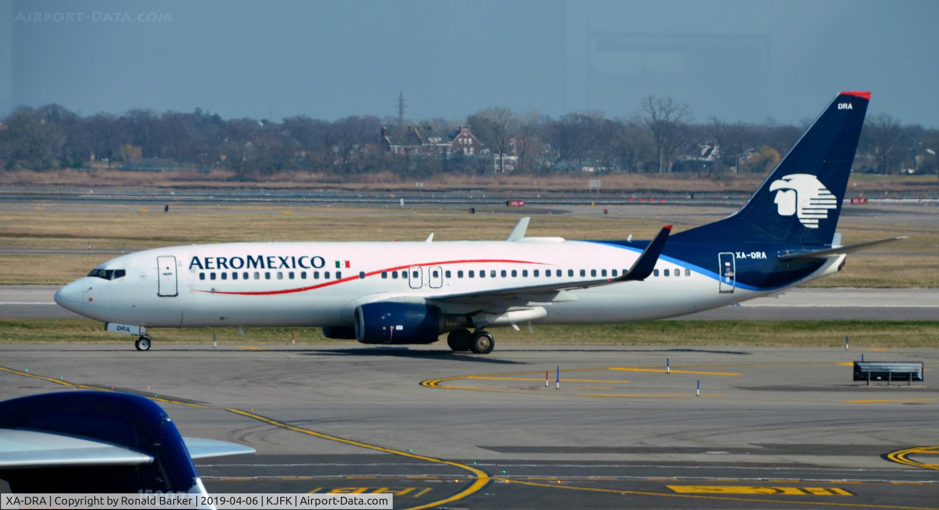 XA-DRA, 2006 Boeing 737-852 C/N 35114, Taxi JFK